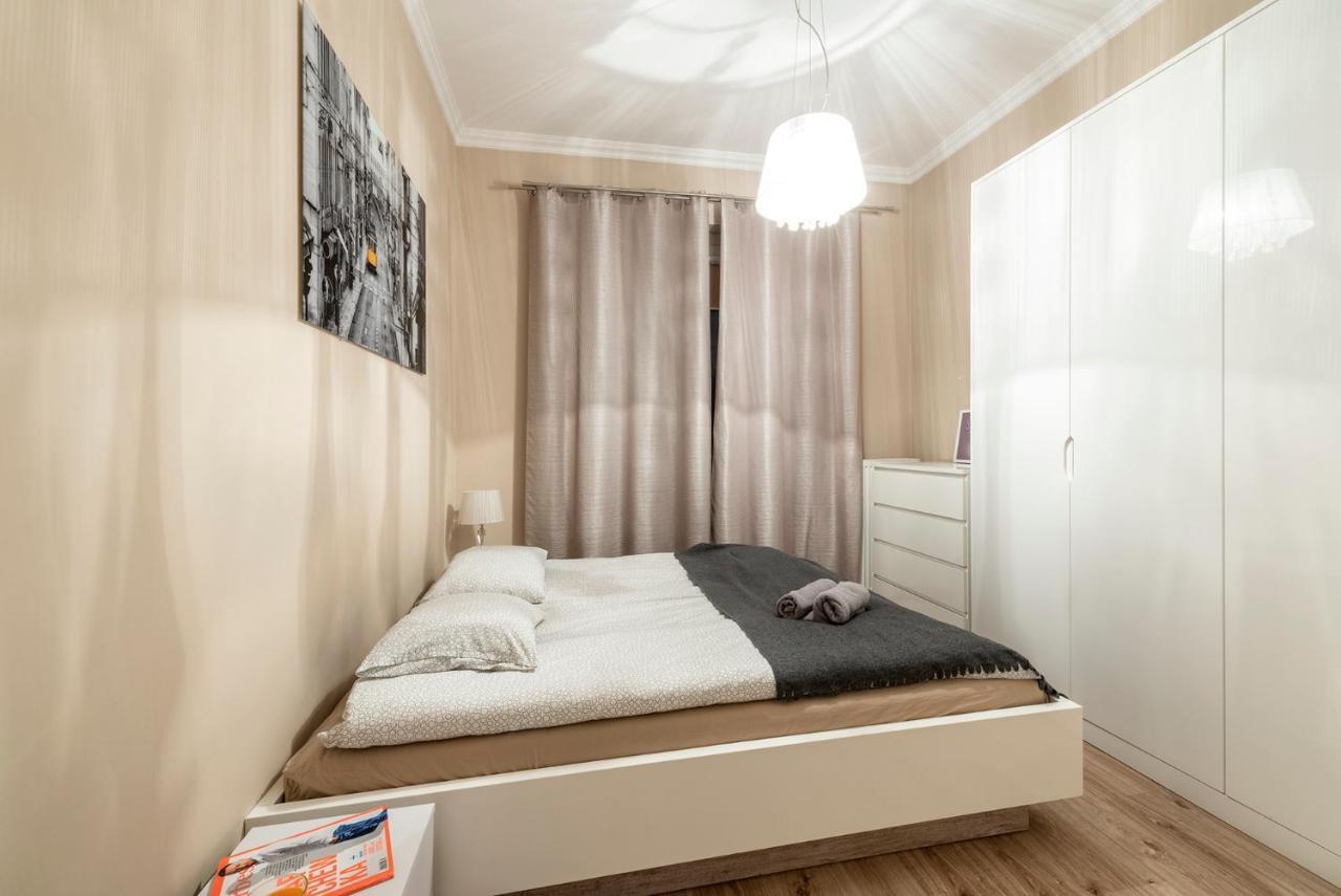 Warsaw - Aparts Lotnisko Okecie Appartement Buitenkant foto